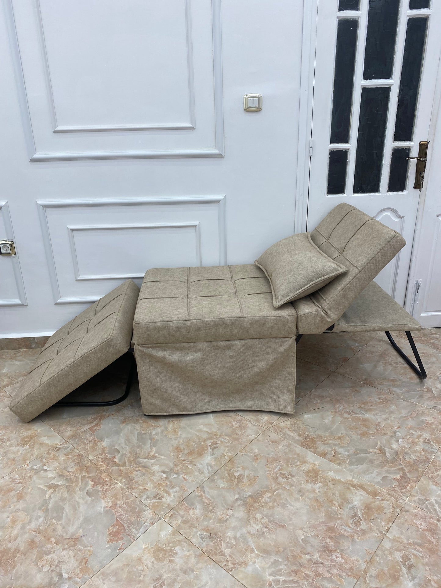 سرير متعدد الاستخدامات